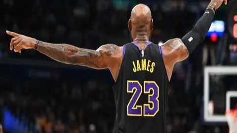 新工体退役盛典大宝荣耀见证，共筑中国足球与国安新篇章