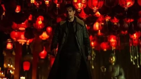 库里首节爆发，三分线外高效输出揽8分助4断